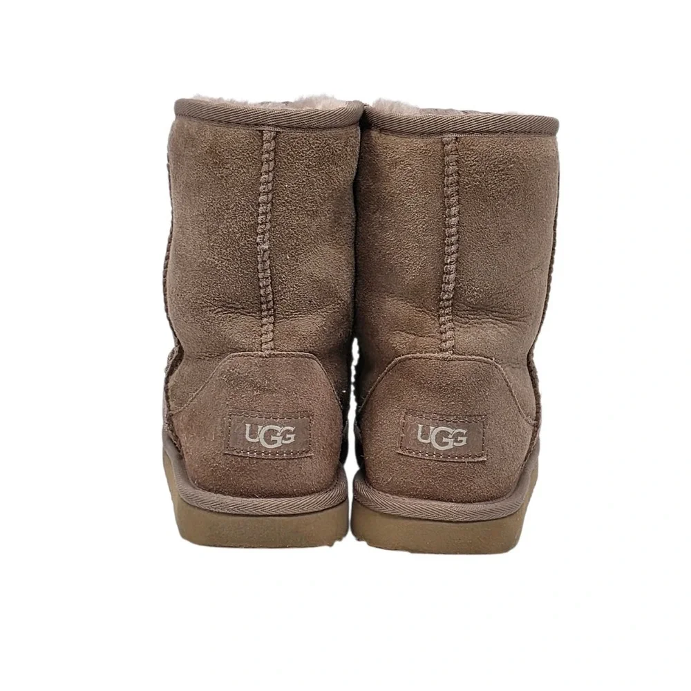 UGG Classic Short II‎ Burnt Cedar Suede Sheepskin Boots Size 4 Kids 5.5 Women